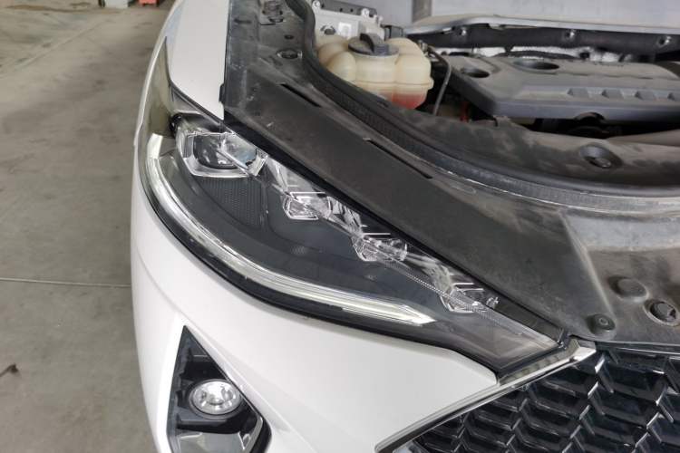 Used Haval F7 2019 2.0T Two-Wheel Drive i-Van China V standard Right Front Headlight