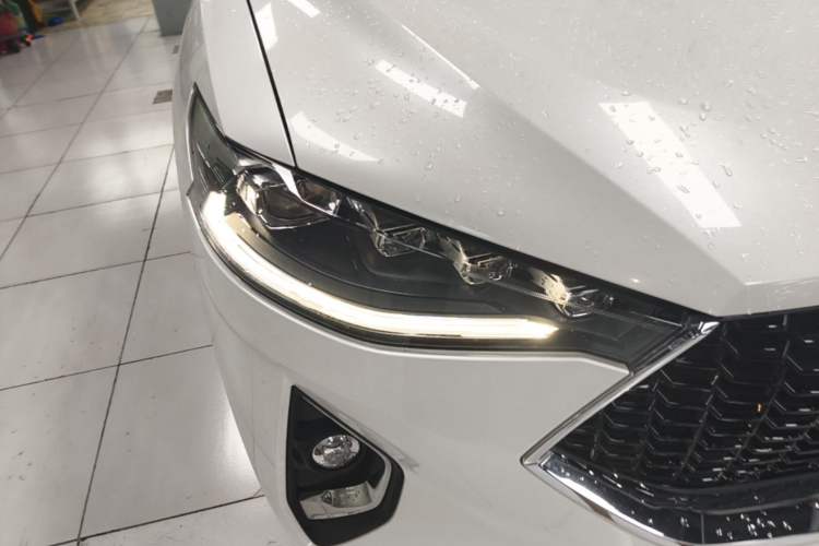 Used Haval F7 2019 1.5T Two-Wheel Drive i-Type China V Standard Right Front Headlight