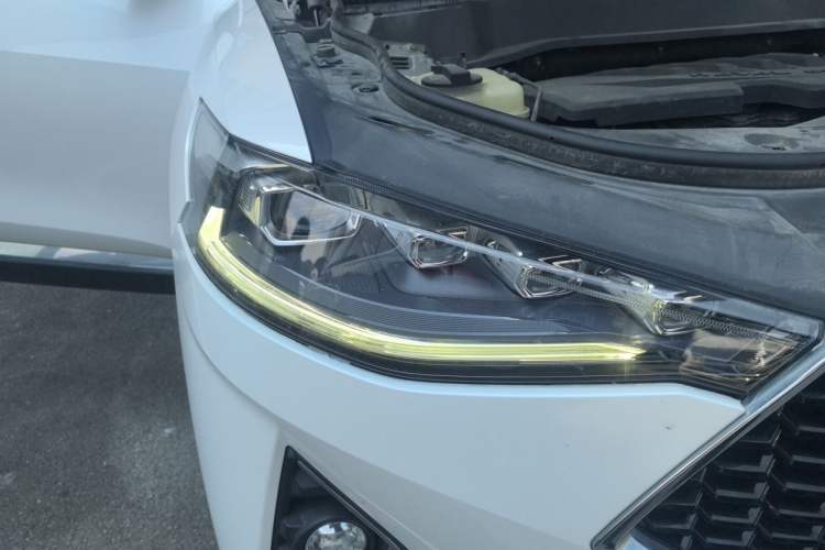Used Haval F7 2019 1.5T Two-Wheel Drive i-Trend China V Emission Standard Right Front Headlight
