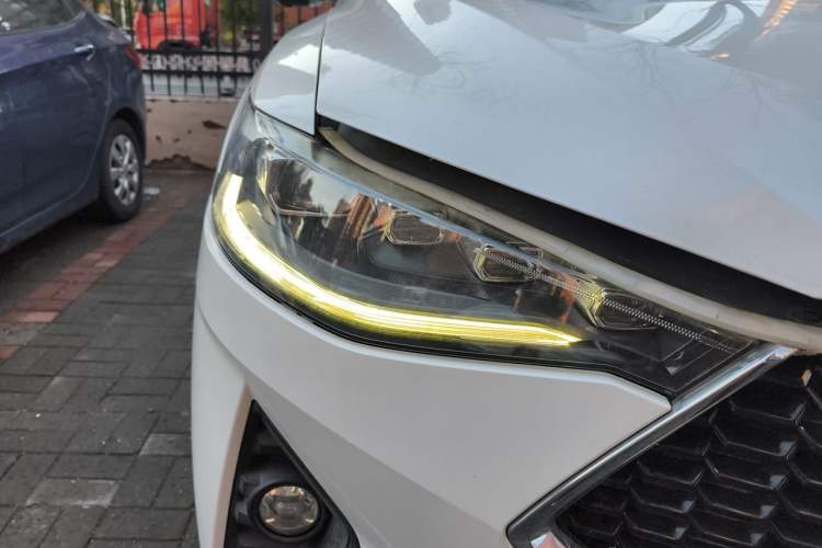 Used Haval F7 2019 1.5T Two-Wheel Drive i-Trend China V Emission Standard Right Front Headlight