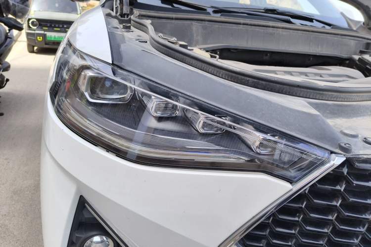 Used Haval F7 2019 2.0T Four-Wheel Drive iJoy China VI Standard Right Front Headlight