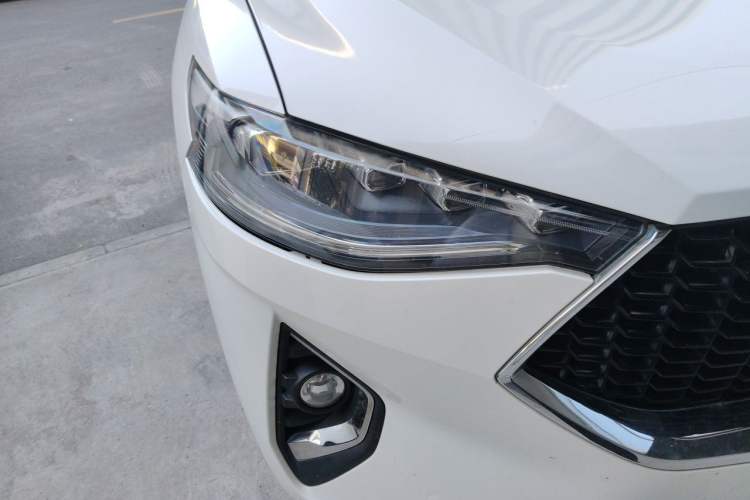 Used Haval F7 2019 1.5T Two-Wheel Drive i-Type China V Standard Right Front Headlight
