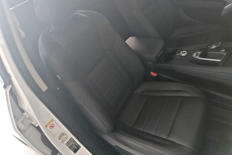 Used Haval F7 2019 2.0T Two-Wheel-Drive i-Van China VI Standard Right Front Seat
