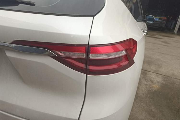 Used Haval F7 2019 2.0T Two-Wheel-Drive i-Van China VI Standard Right Rear Taillight
