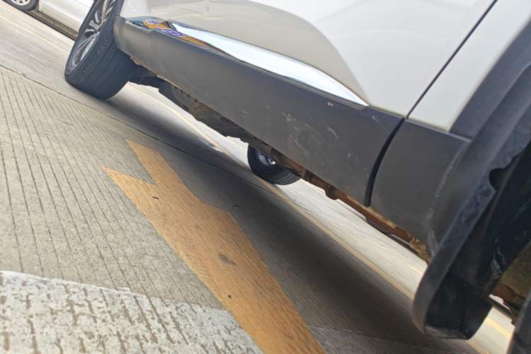 Used Haval F7 2019 2.0T Two-Wheel Drive i-Van China V standard Right Side Sill