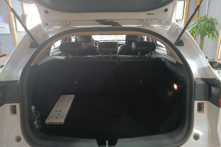 Used Haval F7 2019 1.5T Two-Wheel Drive i-Type China V Standard Trunk