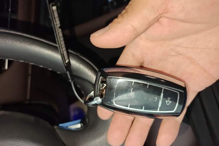 Used Haval F7 2019 2.0T Four-Wheel Drive iJoy China V Standard Vehicle Key