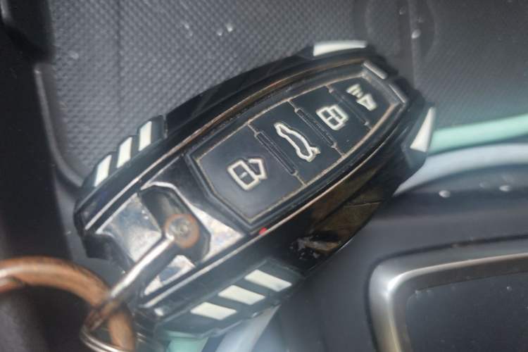 Used Haval F7 2019 2.0T Four-Wheel Drive iJoy China V Standard Vehicle Key