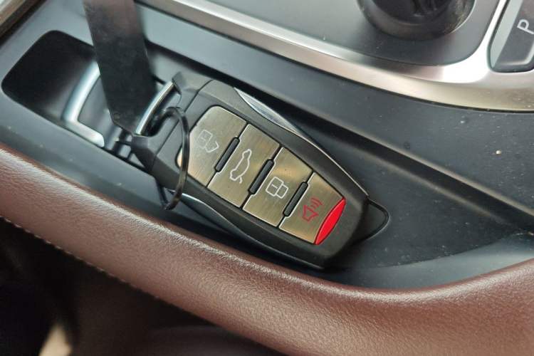 Used Haval F7 2019 1.5T Two-Wheel-Drive i-Type China VI Standard Vehicle Key