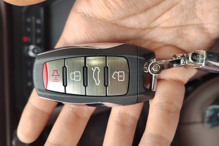 Used Haval F7 2019 2.0T Four-Wheel Drive iJoy China V Standard Vehicle Key
