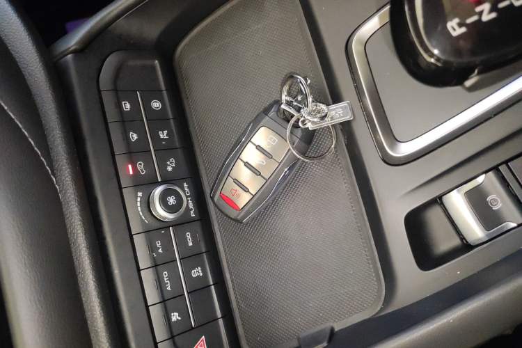 Used Haval F7 2019 2.0T Four-Wheel Drive iJoy China VI Standard Vehicle Key