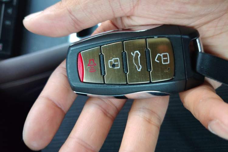 Used Haval F7 2019 1.5T Two-Wheel Drive i-Type China V Standard Vehicle Key