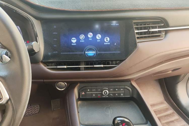 Used Haval F7 2019 2.0T Four-Wheel Drive 70th Anniversary Limited Edition Audio And AC Panel