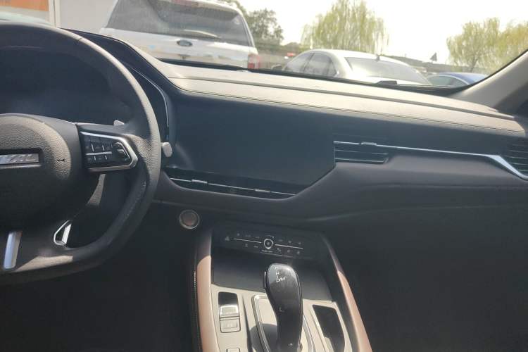 Used Haval F7 2019 2.0T Four-Wheel Drive 70th Anniversary Limited Edition Audio And AC Panel