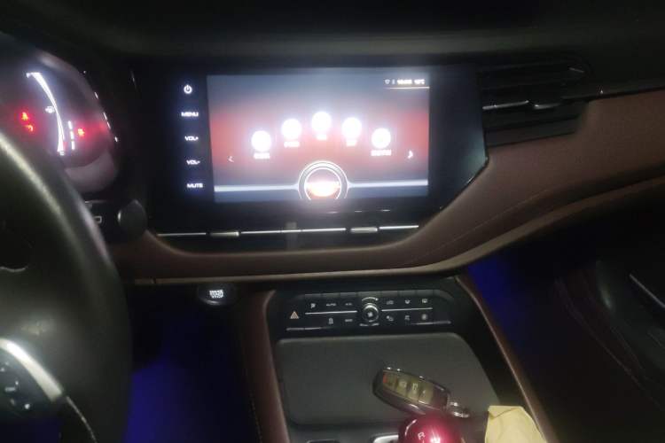 Used Haval F7 2019 2.0T Four-Wheel Drive 70th Anniversary Limited Edition Audio And AC Panel