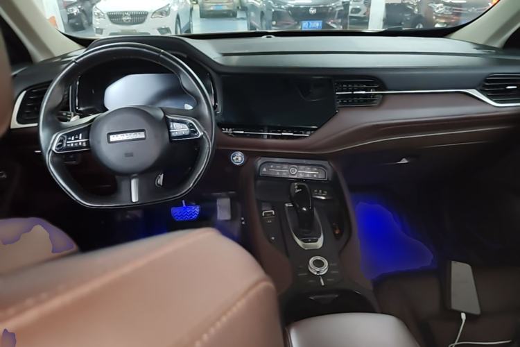 Used Haval F7 2019 2.0T Four-Wheel Drive 70th Anniversary Limited Edition Center Console