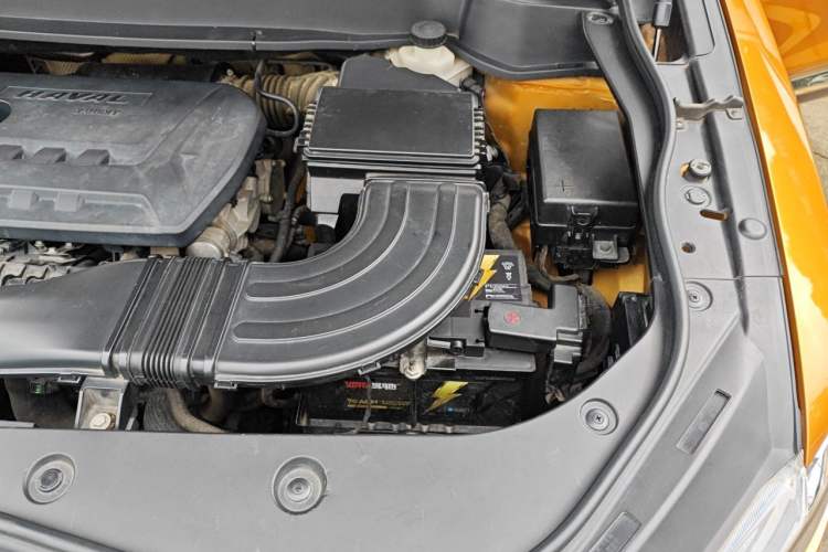 Used Haval F7 2019 2.0T Four-Wheel Drive 70th Anniversary Limited Edition Engine Bay Left