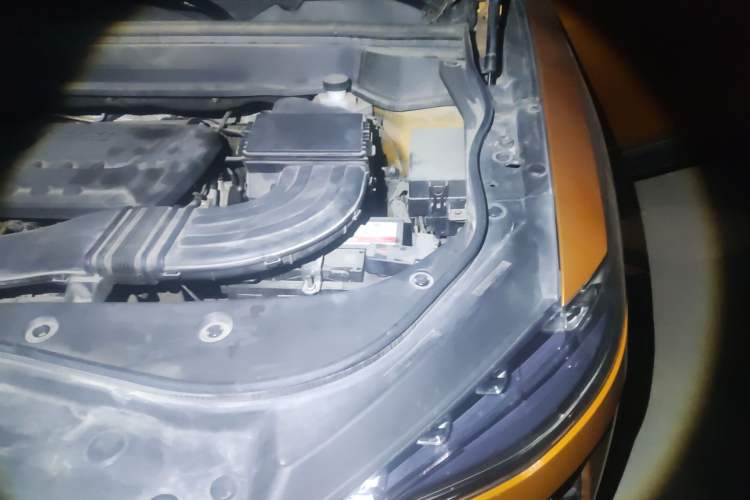 Used Haval F7 2019 2.0T Four-Wheel Drive 70th Anniversary Limited Edition Engine Bay Left