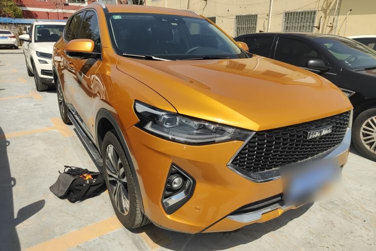 Used Haval F7 2019 2.0T Four-Wheel Drive 70th Anniversary Limited Edition Front Right 45 Deg