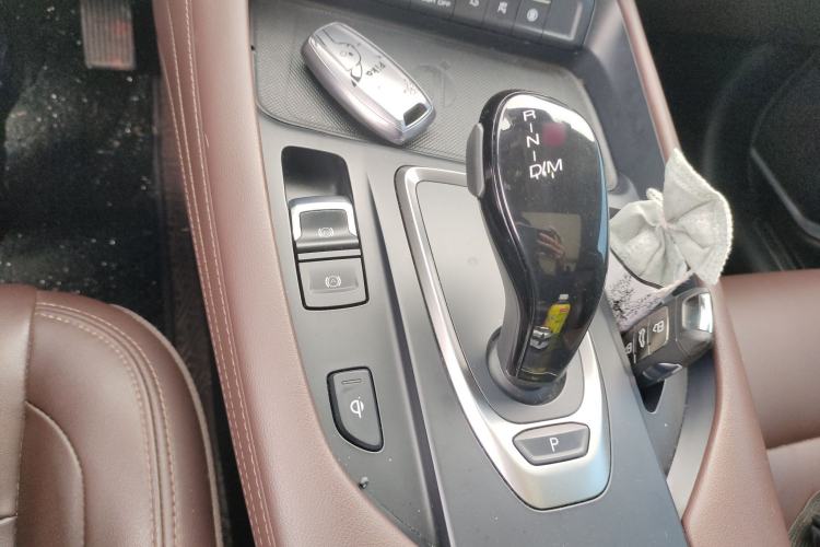 Used Haval F7 2019 2.0T Four-Wheel Drive 70th Anniversary Limited Edition Gear Lever