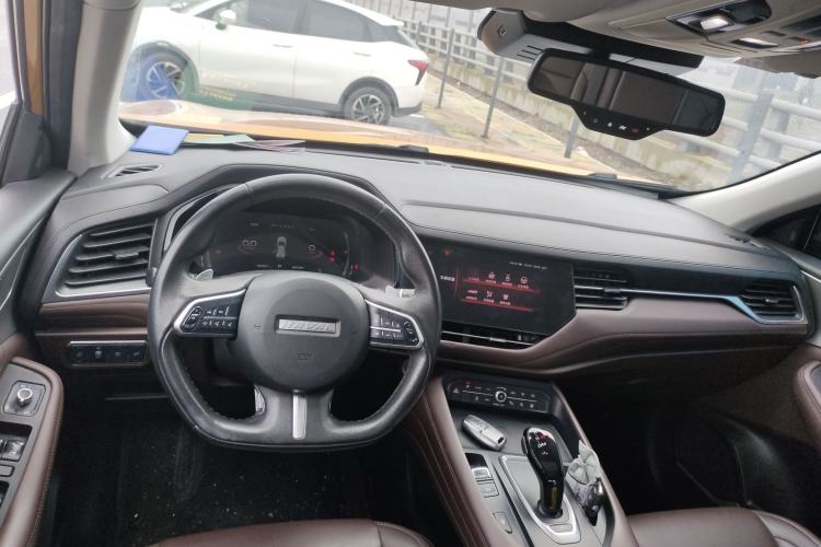 Used Haval F7 2019 2.0T Four-Wheel Drive 70th Anniversary Limited Edition Interior 2