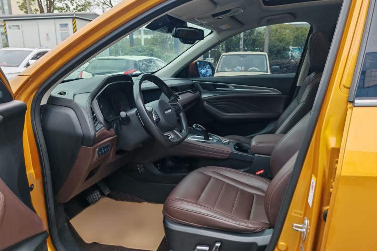 Used Haval F7 2019 2.0T Four-Wheel Drive 70th Anniversary Limited Edition Interior 3