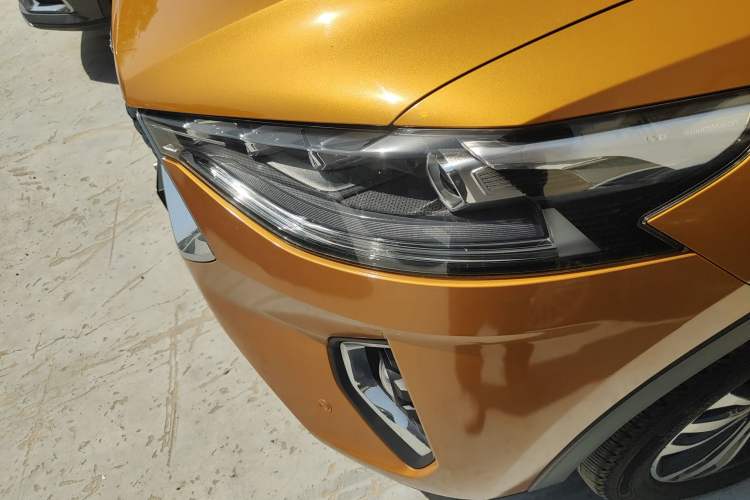 Used Haval F7 2019 2.0T Four-Wheel Drive 70th Anniversary Limited Edition Left Front Headlight