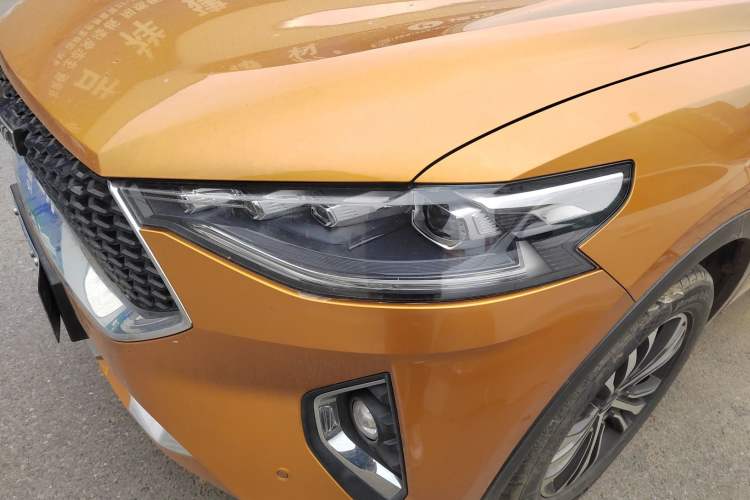 Used Haval F7 2019 2.0T Four-Wheel Drive 70th Anniversary Limited Edition Left Front Headlight