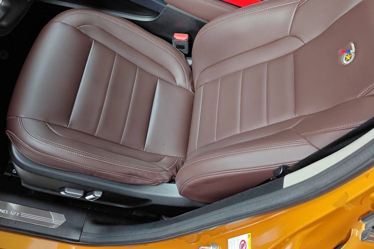 Used Haval F7 2019 2.0T Four-Wheel Drive 70th Anniversary Limited Edition Left Front Seat