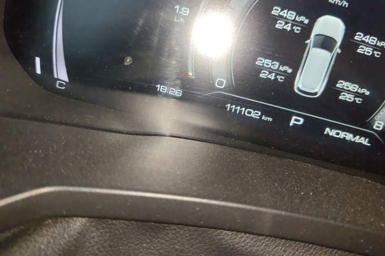 Used Haval F7 2019 2.0T Four-Wheel Drive 70th Anniversary Limited Edition Odometer Close Up