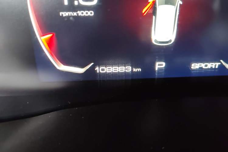 Used Haval F7 2019 2.0T Four-Wheel Drive 70th Anniversary Limited Edition Odometer Close Up