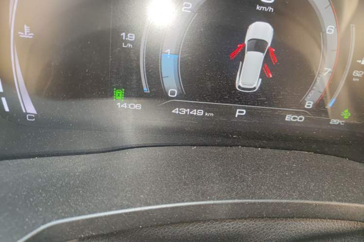 Used Haval F7 2019 2.0T Four-Wheel Drive 70th Anniversary Limited Edition Odometer Close Up