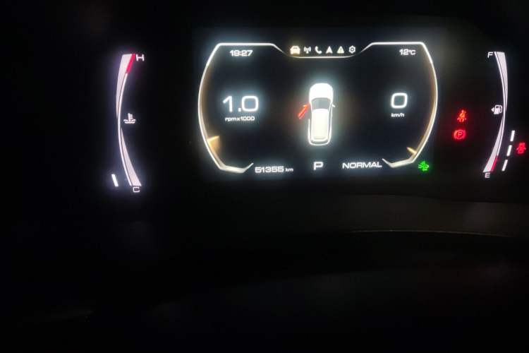 Used Haval F7 2019 2.0T Four-Wheel Drive 70th Anniversary Limited Edition Odometer Close Up