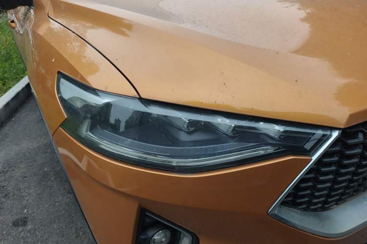 Used Haval F7 2019 2.0T Four-Wheel Drive 70th Anniversary Limited Edition Right Front Headlight