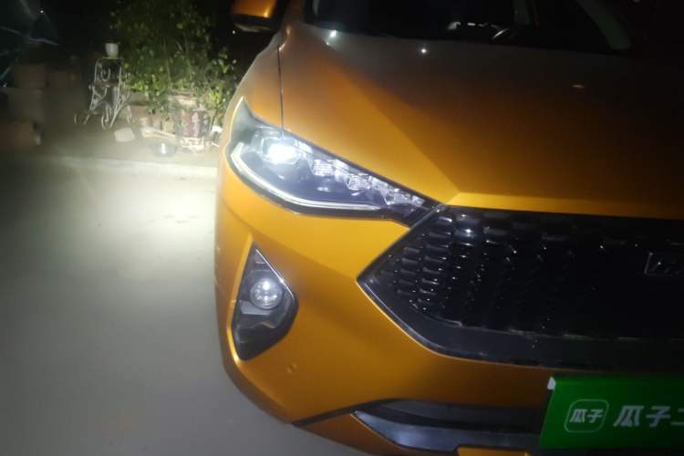 Used Haval F7 2019 2.0T Four-Wheel Drive 70th Anniversary Limited Edition Right Front Headlight