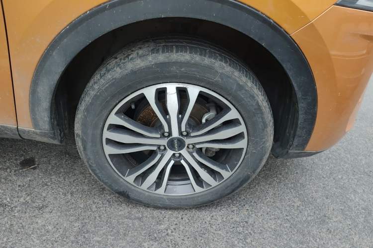 Used Haval F7 2019 2.0T Four-Wheel Drive 70th Anniversary Limited Edition Right Front Wheel Hub