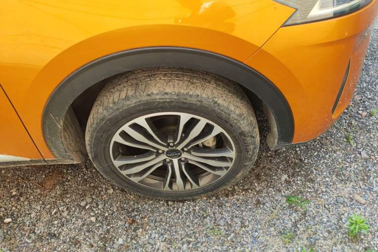 Used Haval F7 2019 2.0T Four-Wheel Drive 70th Anniversary Limited Edition Right Front Wheel Hub