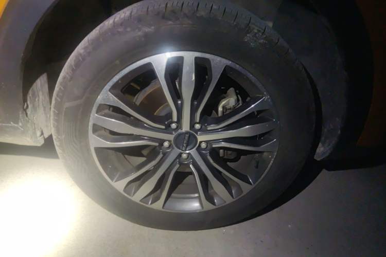 Used Haval F7 2019 2.0T Four-Wheel Drive 70th Anniversary Limited Edition Right Front Wheel Hub