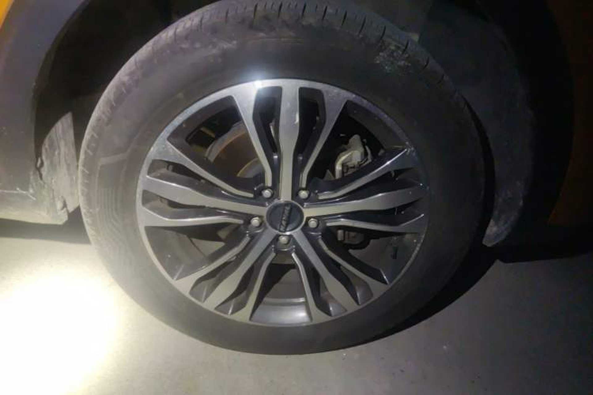 Used Haval F7 2019 2.0T Four-Wheel Drive 70th Anniversary Limited Edition Right Front Wheel Hub