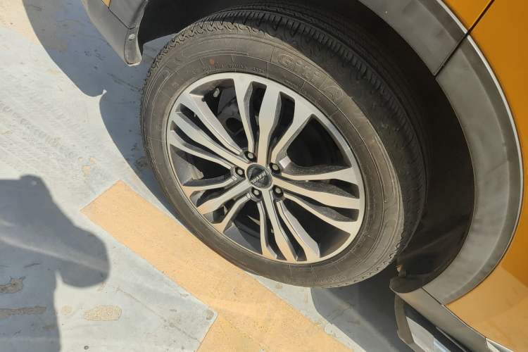 Used Haval F7 2019 2.0T Four-Wheel Drive 70th Anniversary Limited Edition Right Rear Wheel Hub