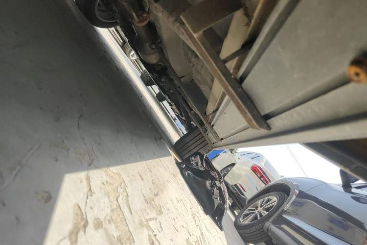 Used Haval F7 2019 2.0T Four-Wheel Drive 70th Anniversary Limited Edition Right Side Sill