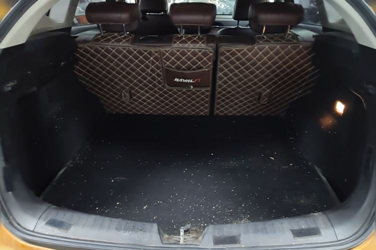 Used Haval F7 2019 2.0T Four-Wheel Drive 70th Anniversary Limited Edition Trunk