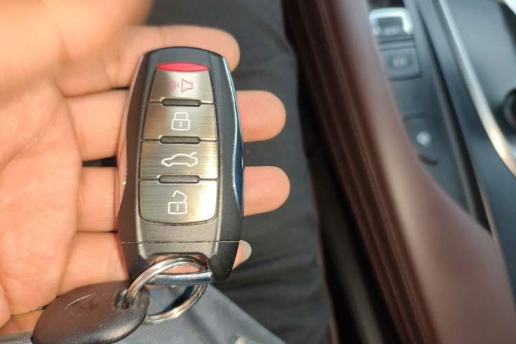 Used Haval F7 2019 2.0T Four-Wheel Drive 70th Anniversary Limited Edition Vehicle Key