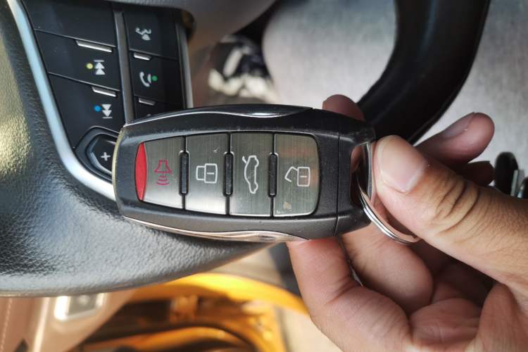 Used Haval F7 2019 2.0T Four-Wheel Drive 70th Anniversary Limited Edition Vehicle Key