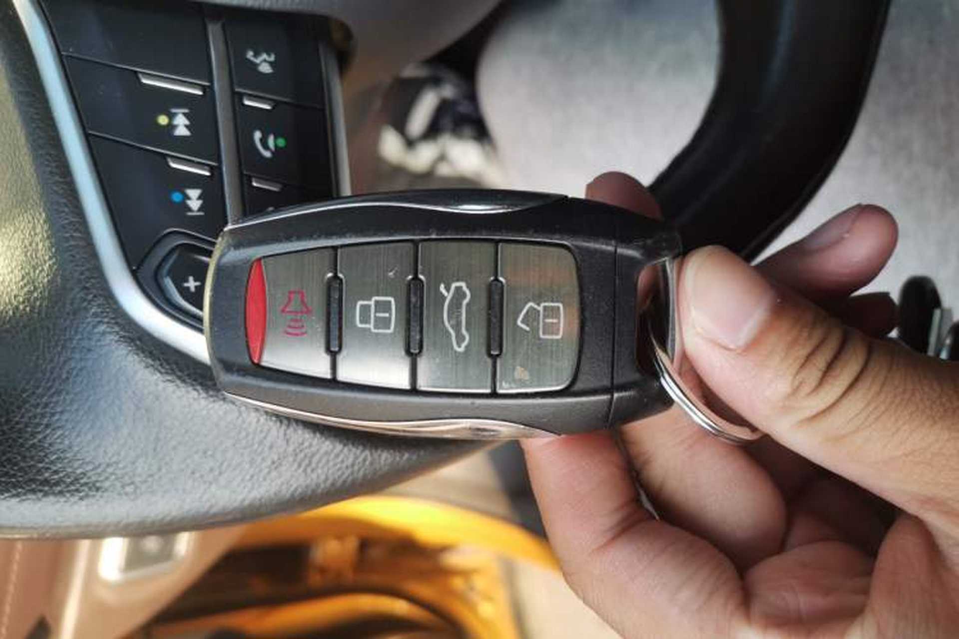 Used Haval F7 2019 2.0T Four-Wheel Drive 70th Anniversary Limited Edition Vehicle Key