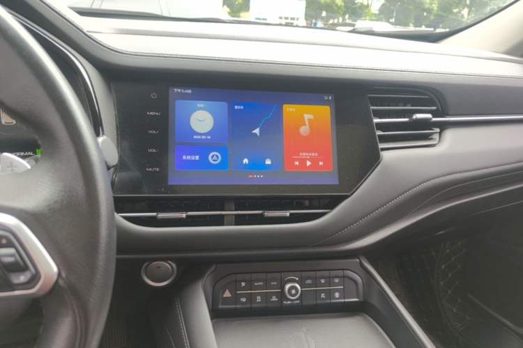 Used Haval F7 2020 2.0T Two-Wheel Drive i-Van Audio And AC Panel