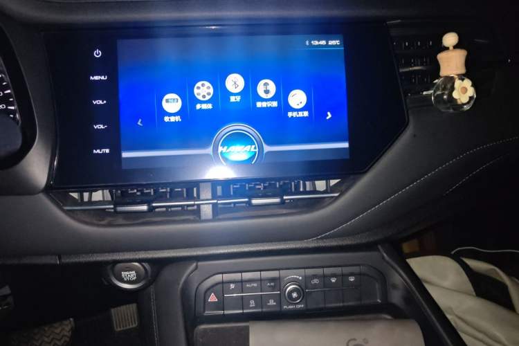 Used Haval F7 2020 1.5T Two-Wheel Drive iCool Audio And AC Panel