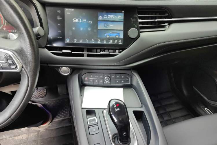 Used Haval F7 2020 2.0T Two-Wheel Drive i-Van Audio And AC Panel