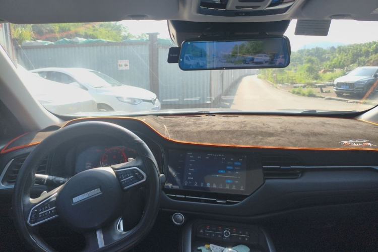 Used Haval F7 2020 1.5T Two-Wheel Drive i-Trend Center Console