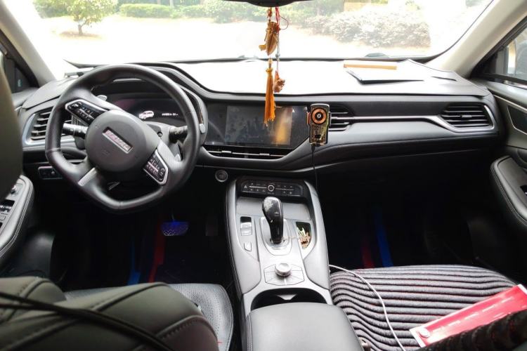 Used Haval F7 2020 1.5T Two-Wheel Drive i-Trend Center Console
